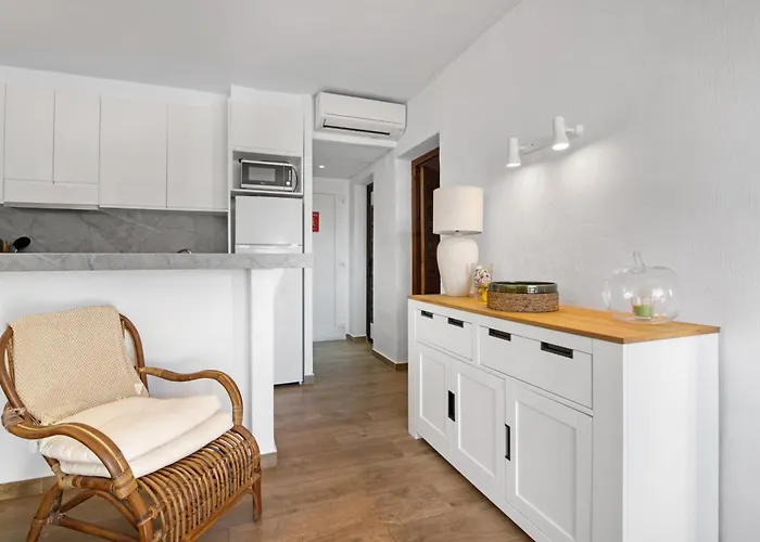 Albatros 2 * دينايا