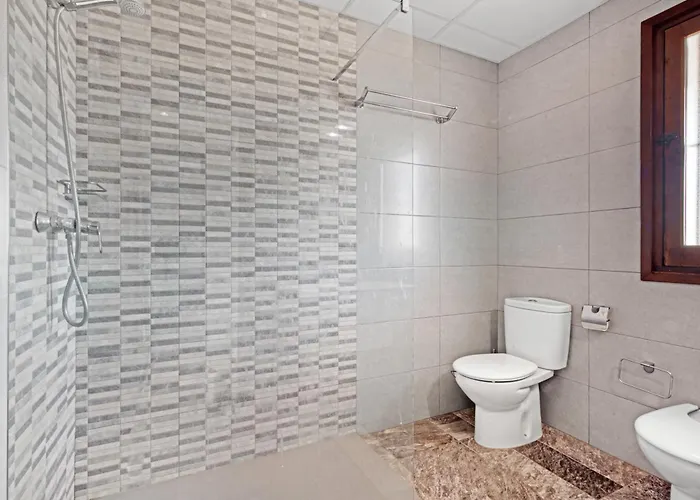 Albatros 2 دينايا